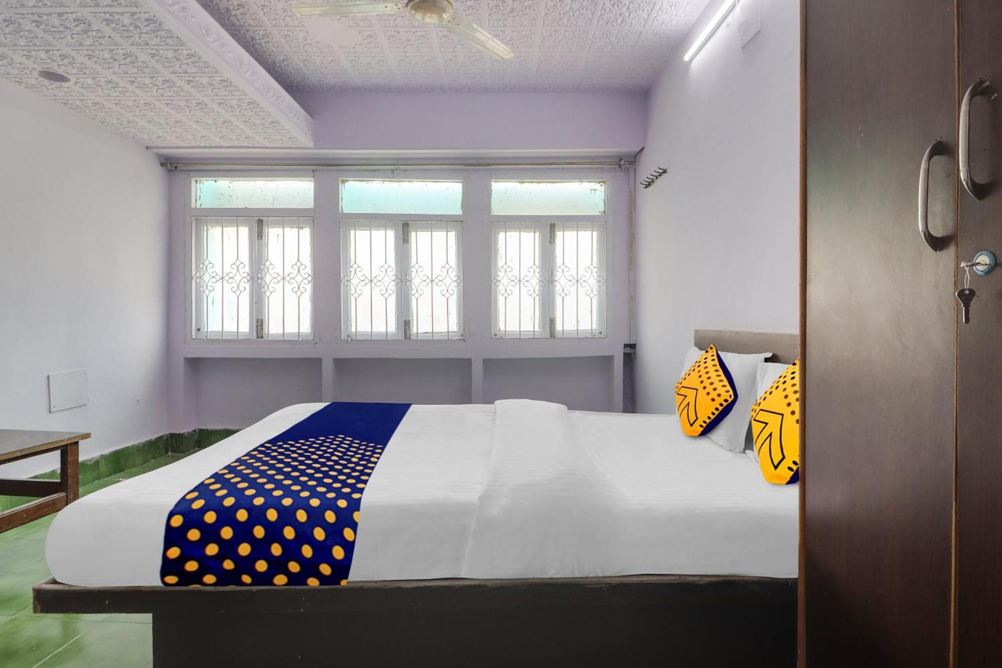Spot On Apsara Hotel Hyderabad Exterior photo